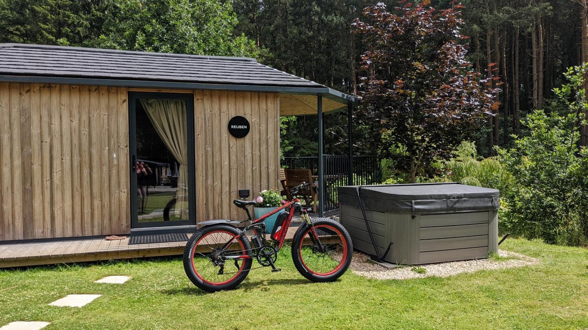 Riverside Cabins Shrewsbury Buitenkant foto